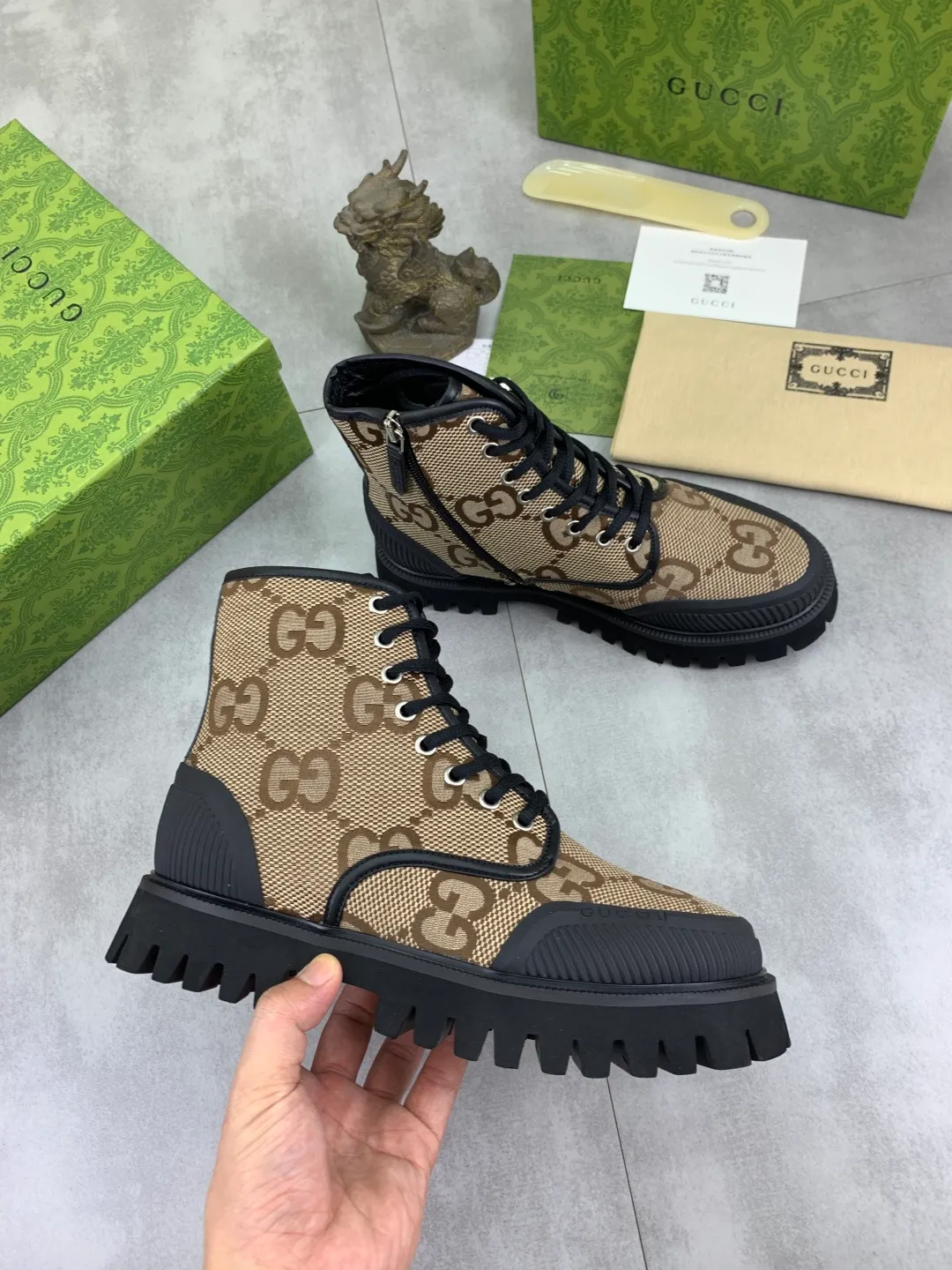 Men's Men's Shoes 💰P500 💰【New Style】 Gucci lazy slip-on couple 🧑‍🤝‍🧑 style high-top leather shoes hot selection (Gucci GUCCI) official website latest Gucci lazy 🎁 leather shoes, hot style 💥 style is simple and elegant, exclusive for trendy men. Unique official website latest brand original double G pressure Floral elements👑Original Gucci decoration, fashionable and elegant, the fabric is original calfskin with double G denim✅fully imported soft sheepskin lining, the official website specifies wear-resistant lightweight foam business outsole, the classic model is taken in real life🎬Number of yards: 36-46 Various colors available